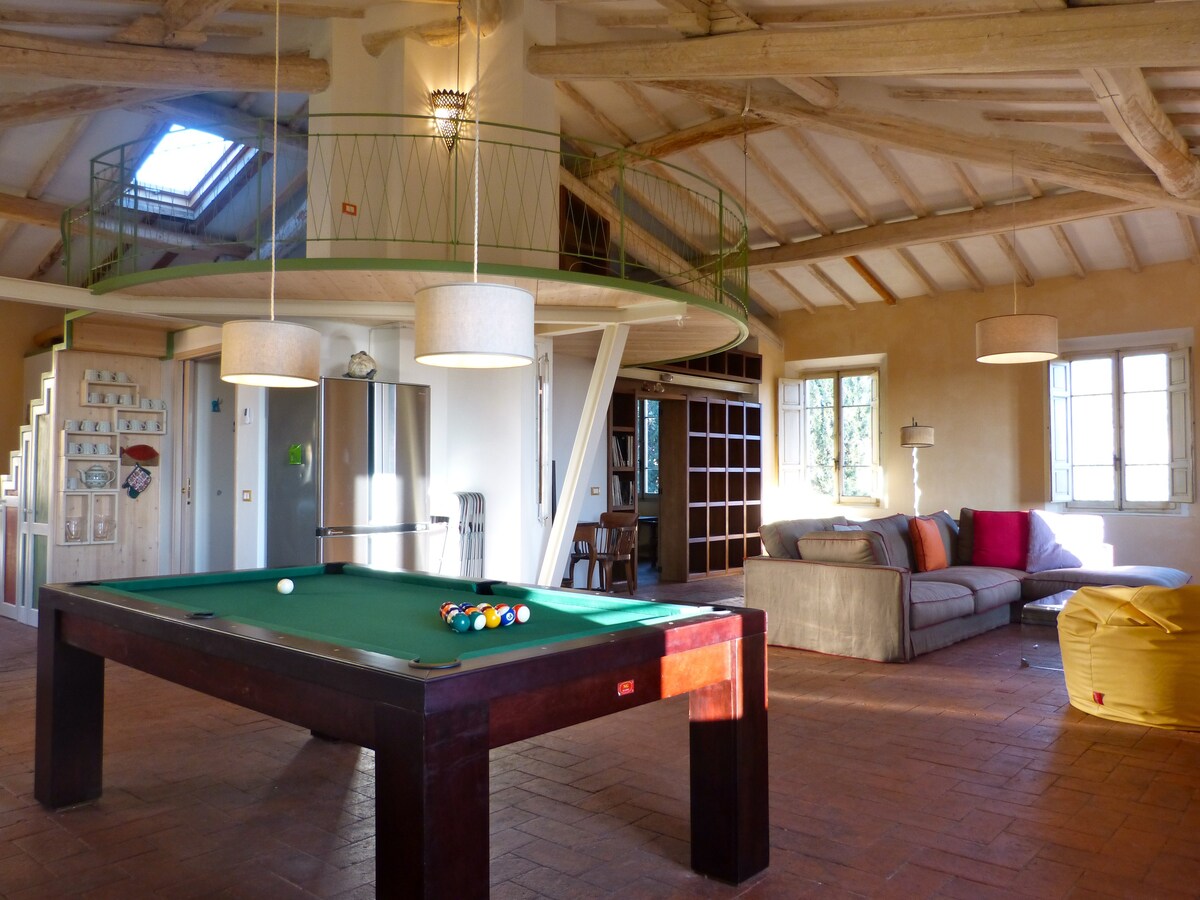 Rural Loft with magical Tuscan Views