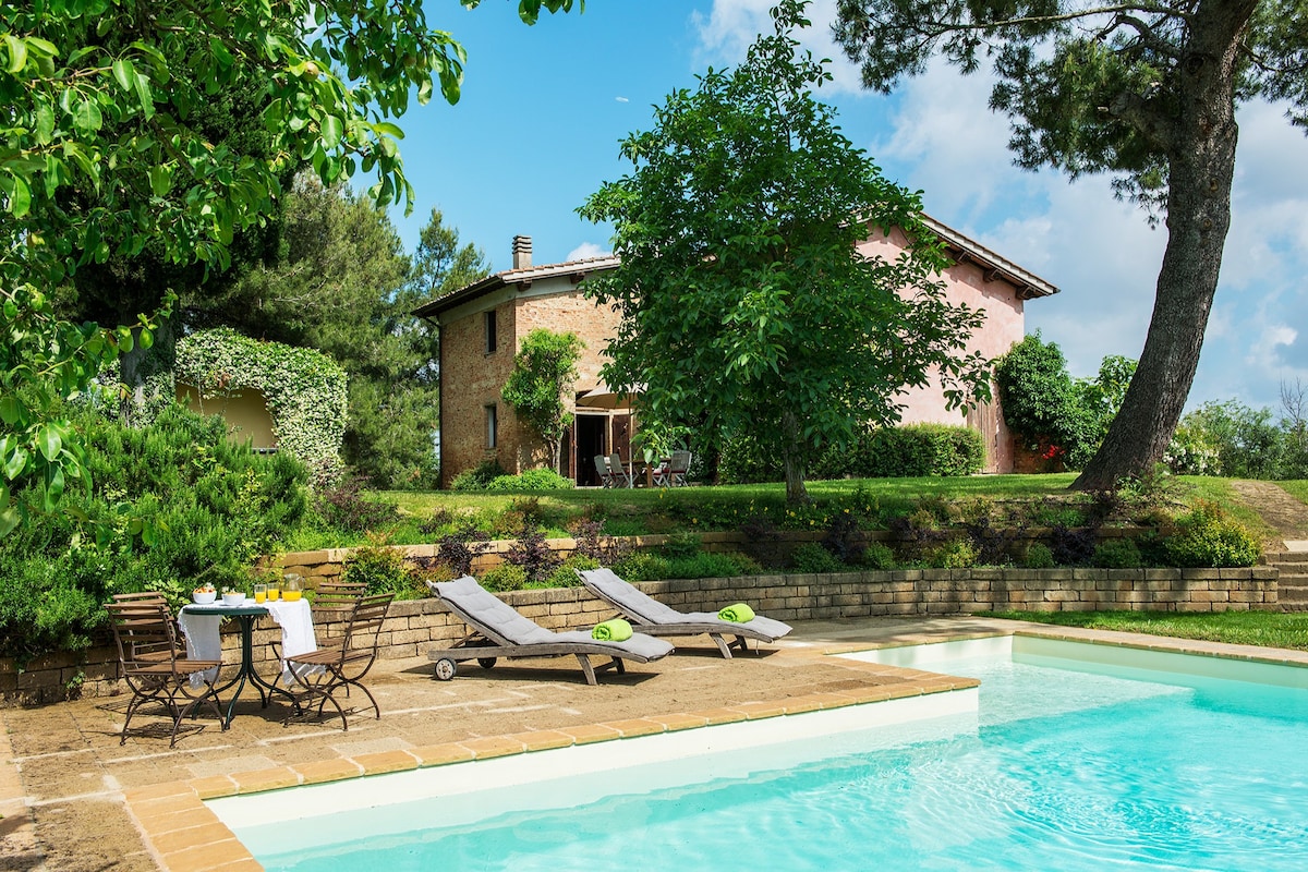 Villa Belvedere vista stupenda immersa nel verde