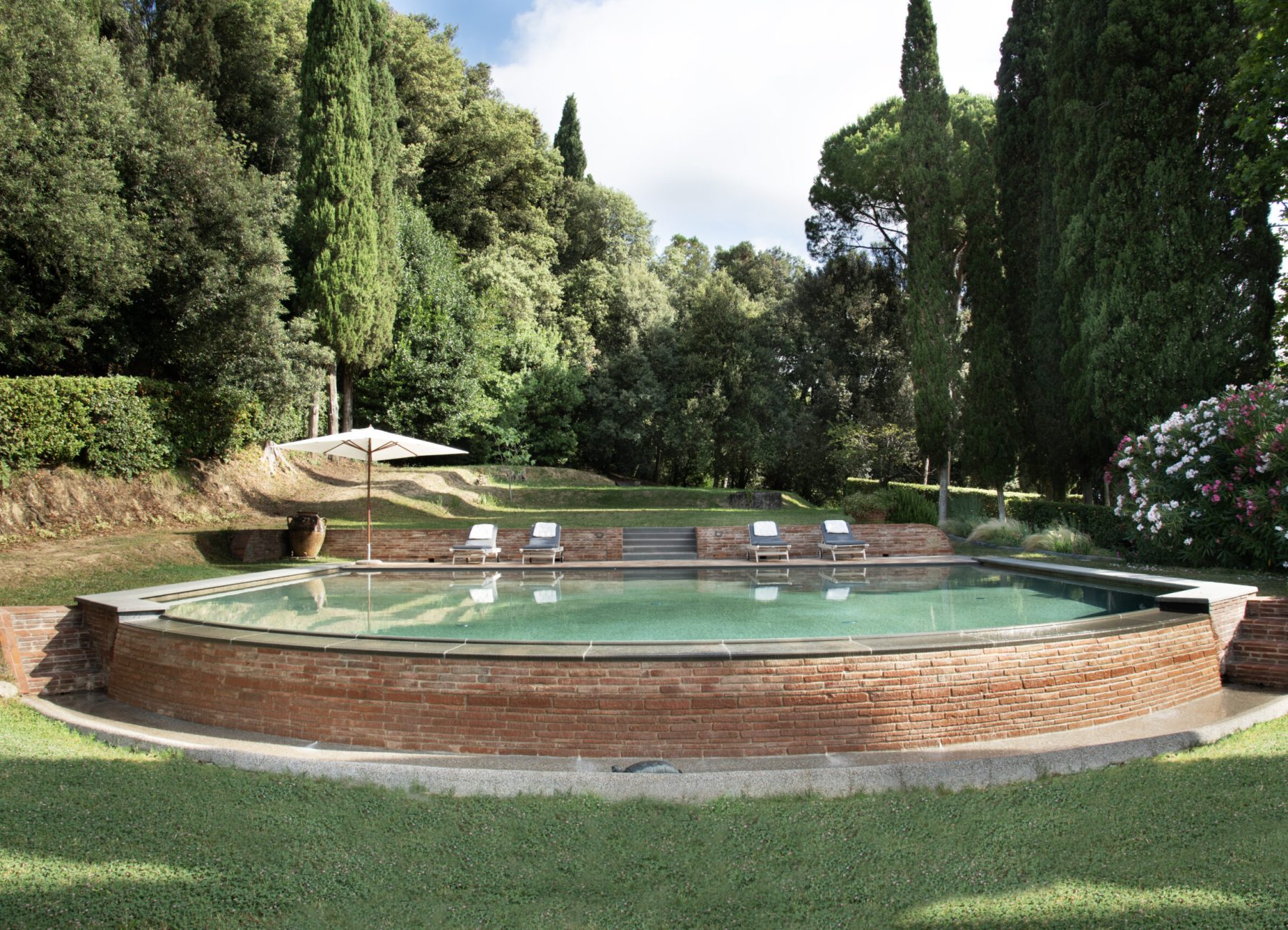 dimora-storica-majnoni-baldovinetti-esterno-piscina-pool-marti-pisa-toscana-fattoriamajnonibaldovinetti