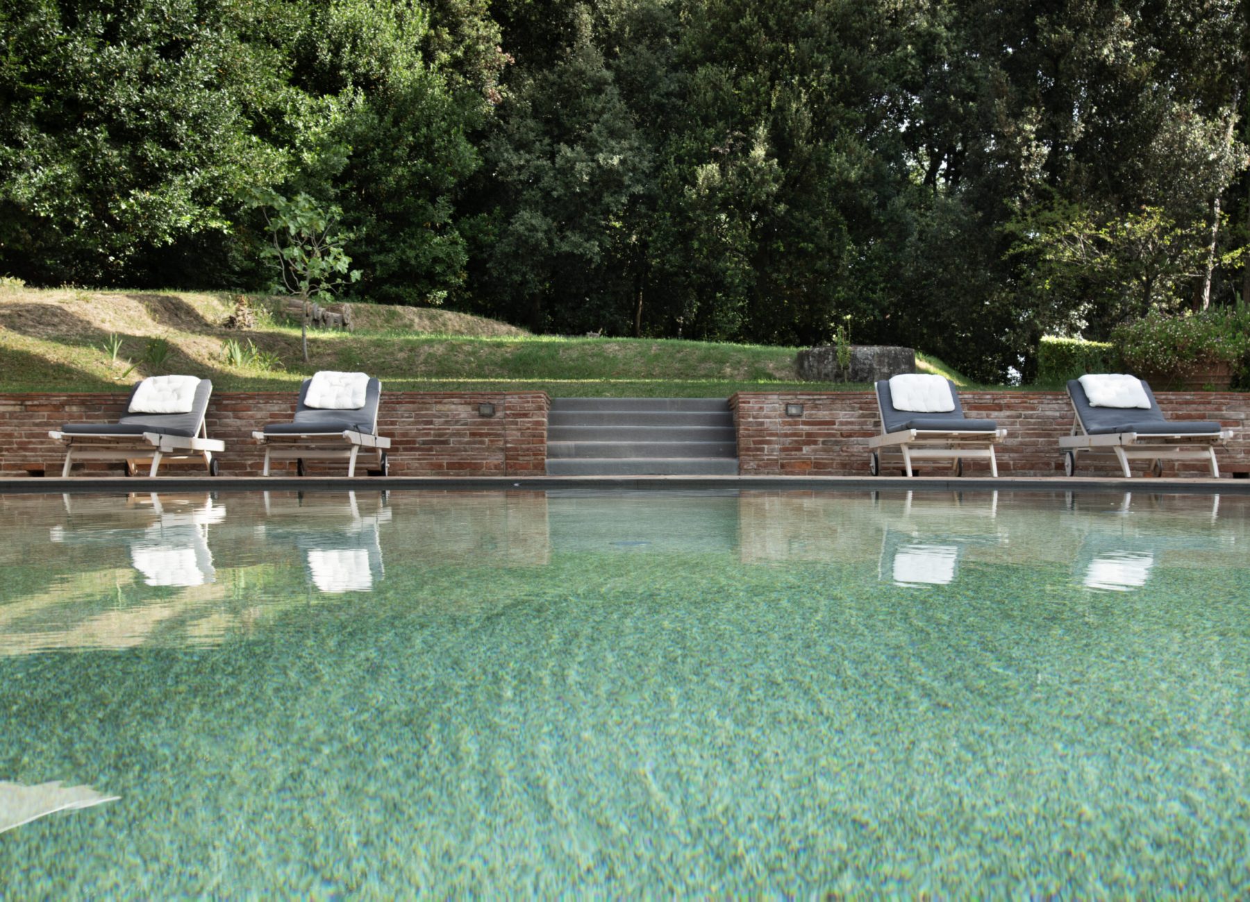 dimora-storica-majnoni-baldovinetti-esterno-piscina-pool-marti-pisa-toscana-fattoriamajnonibaldovinetti